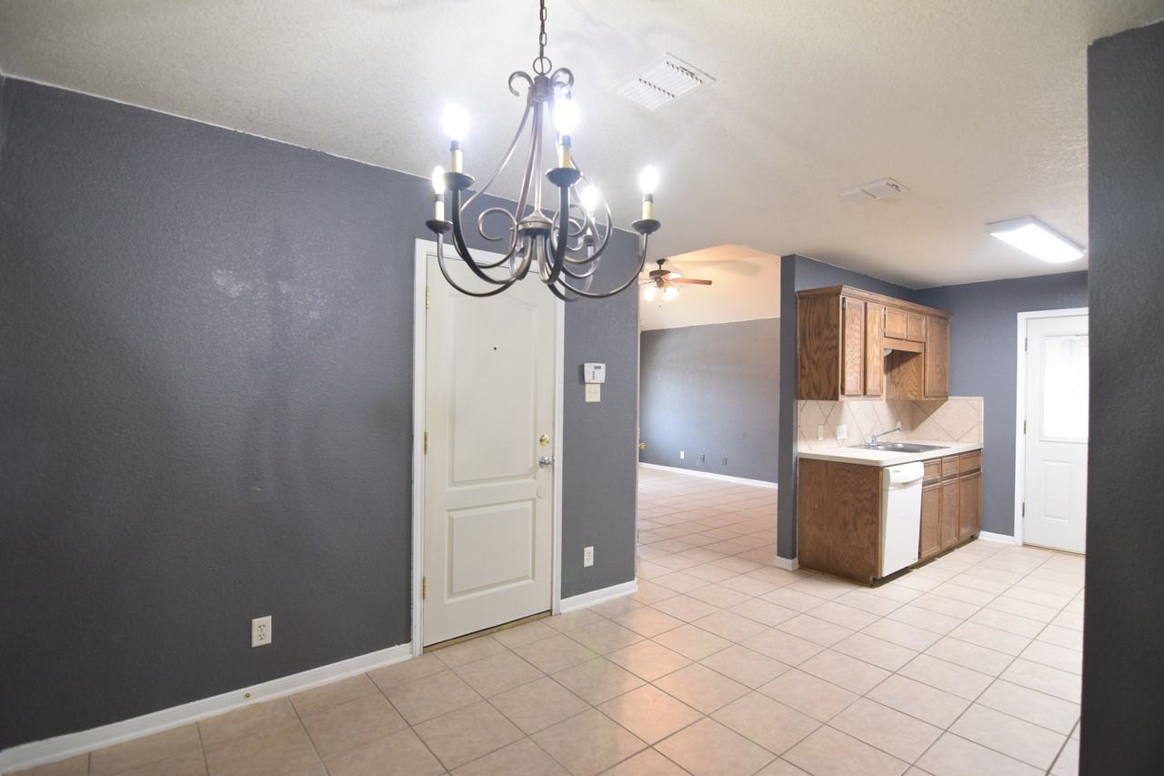 3306 Alicante Ct - Photo 5 of 18