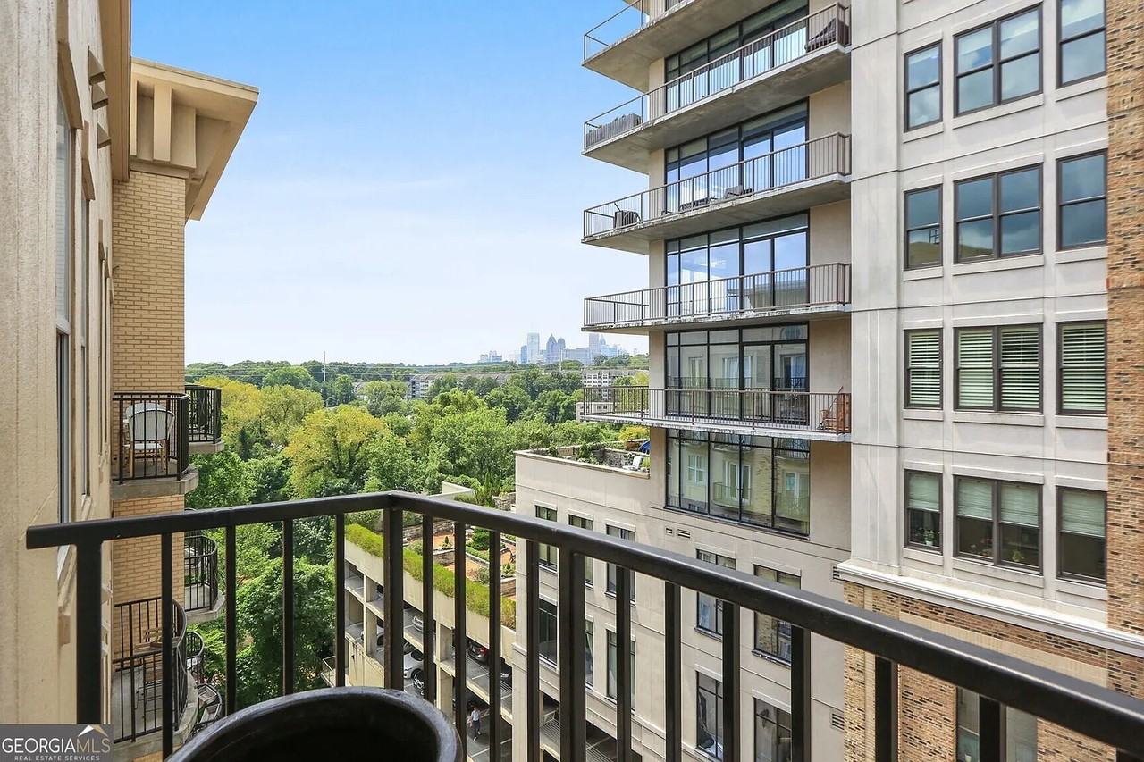 2255 Peachtree Rd Ne #525 - Photo 3 of 18