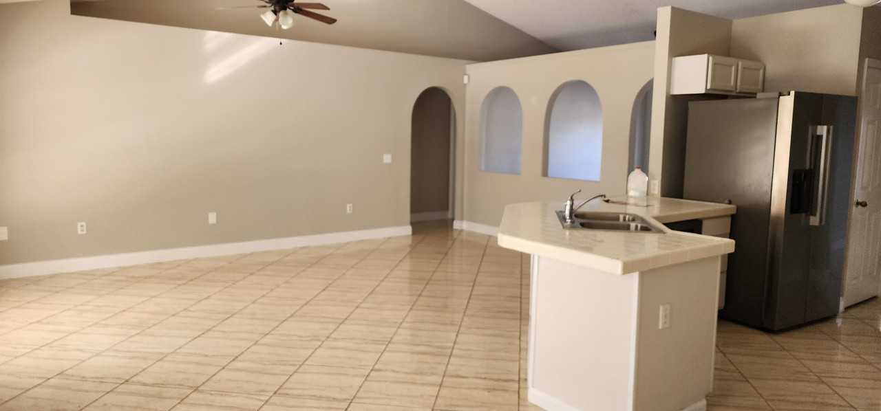 11128 Mercedes St - Photo 6 of 16