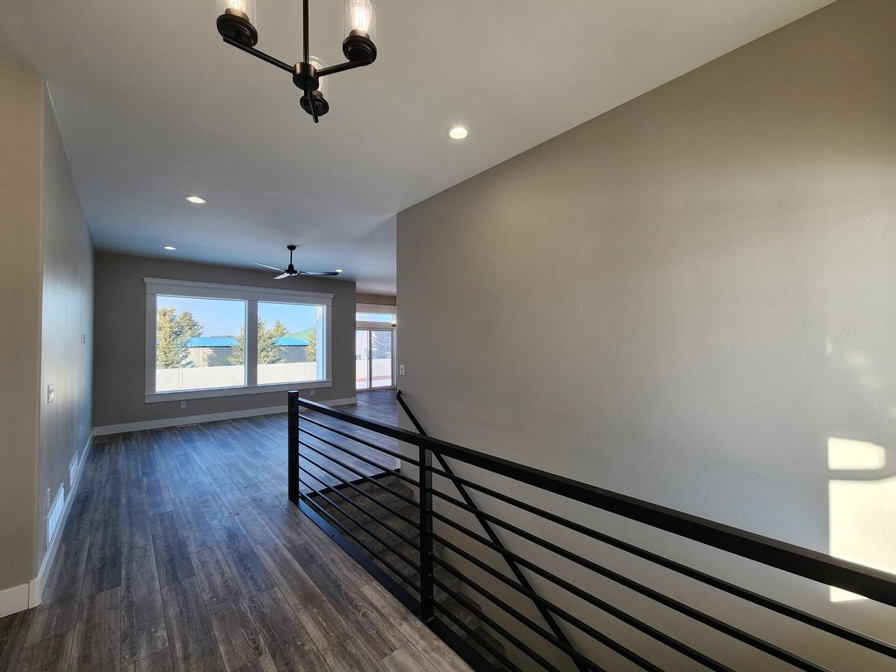 3525 Modesto Dr - Photo 2 of 17