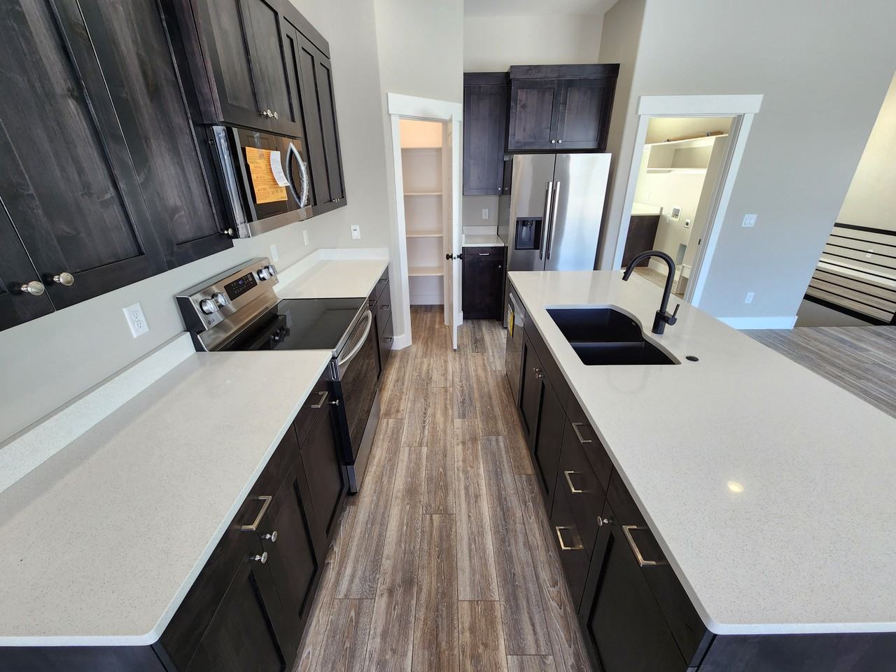 3525 Modesto Dr - Photo 5 of 17