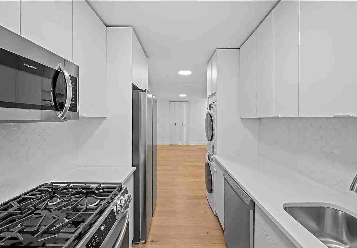 5700 Arlington Ave - Photo 3 of 9