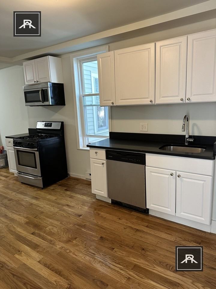 508 E Broadway #2 - Photo 2 of 13