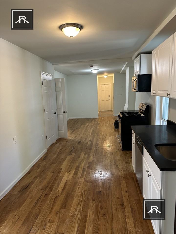 508 E Broadway #2 - Photo 4 of 13