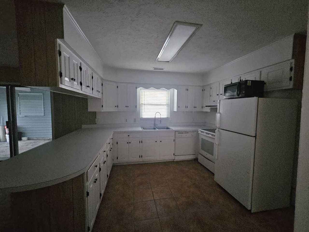 2509B Holly Dr - Photo 2 of 11