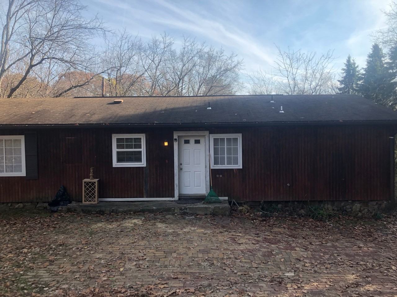 1122 Gringo Rd - Photo 4 of 25