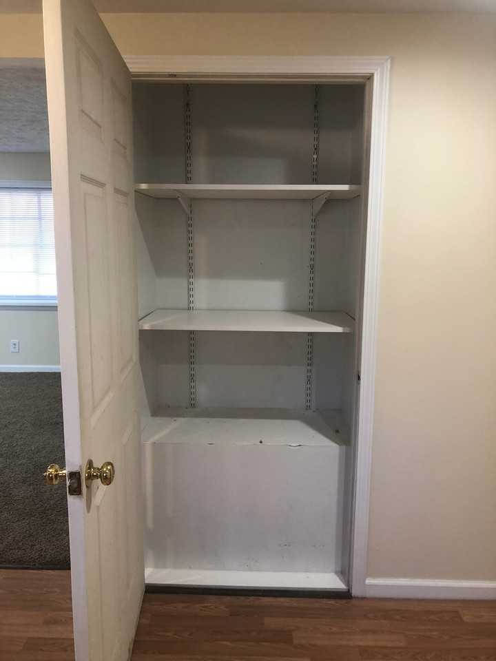 1122 Gringo Rd - Photo 5 of 25