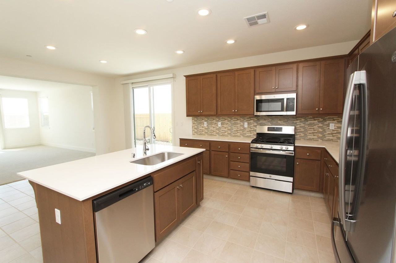 1113 Pearl Dr - Photo 2 of 12