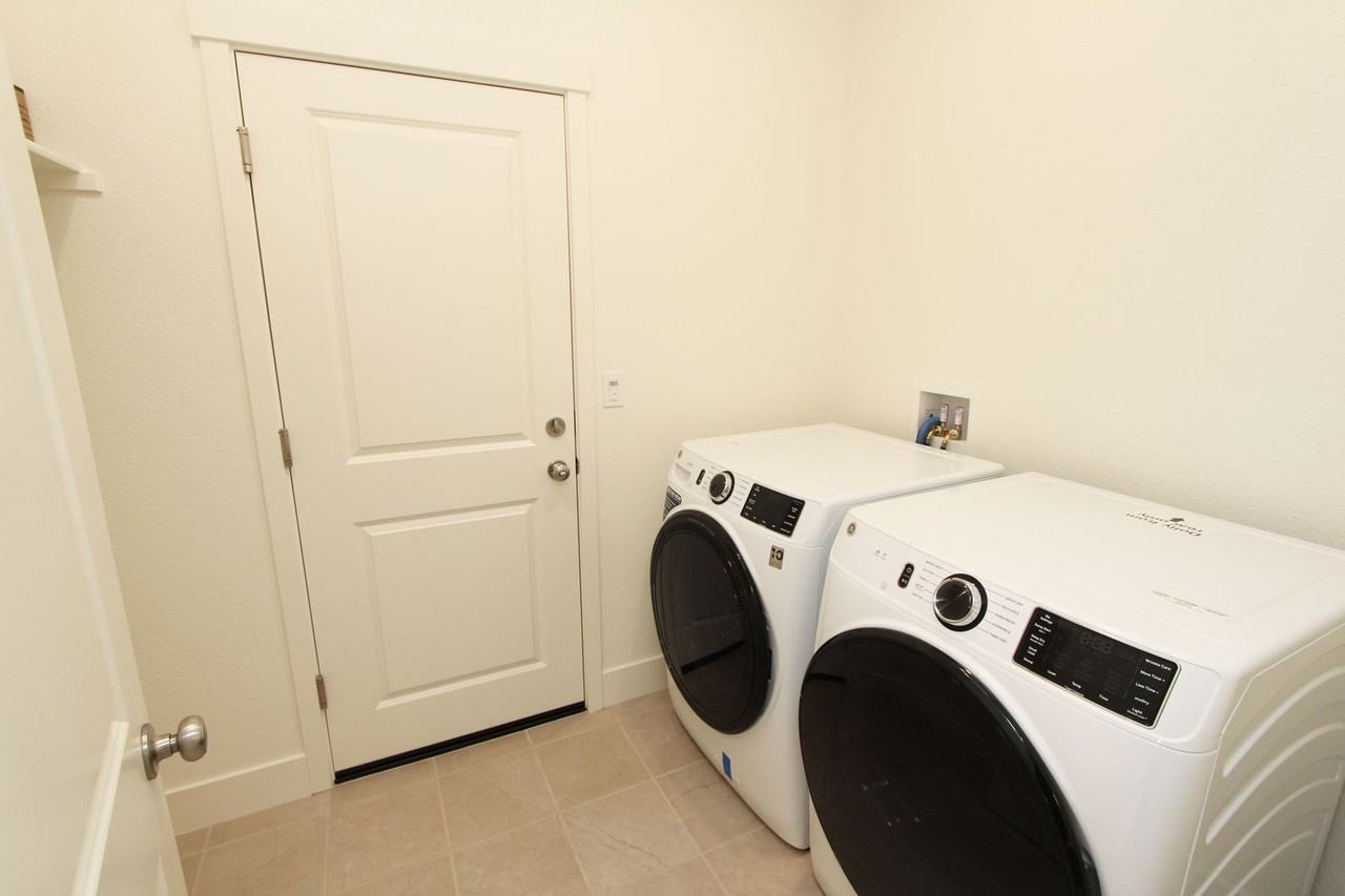 1113 Pearl Dr - Photo 7 of 12