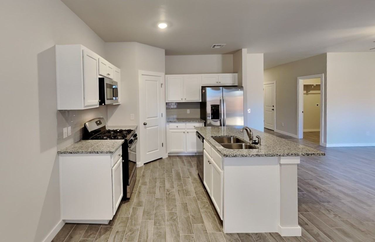 12408 Bluford Ln - Photo 7 of 26