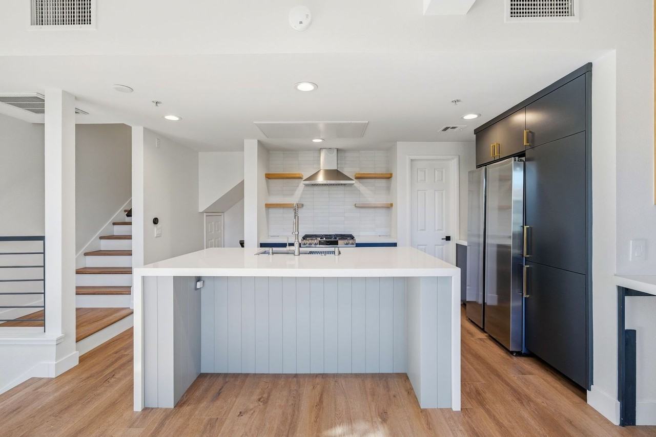 636 E Jeanette Ln - Photo 7 of 19