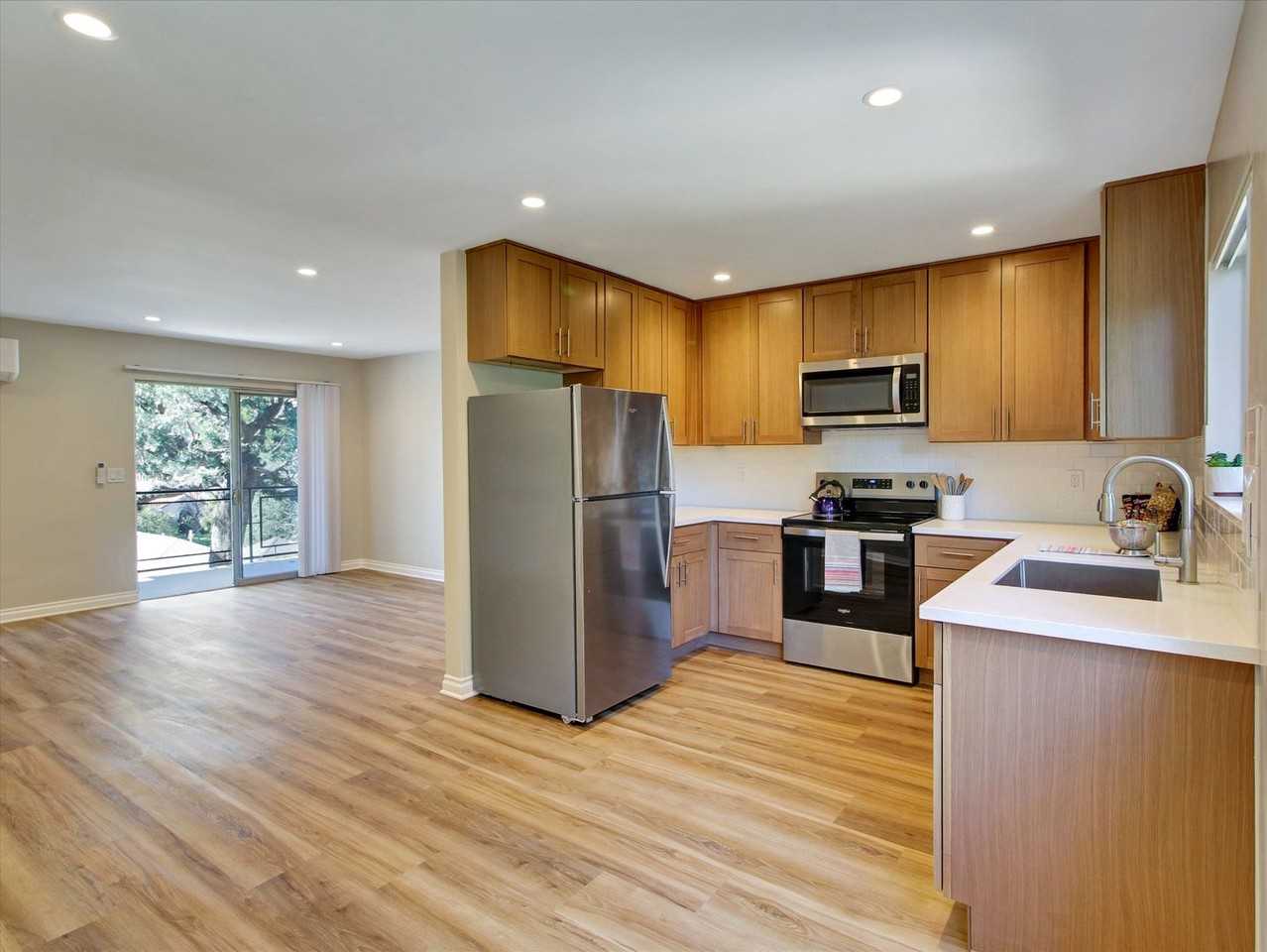 1724 Meridian Ave - Photo 2 of 21