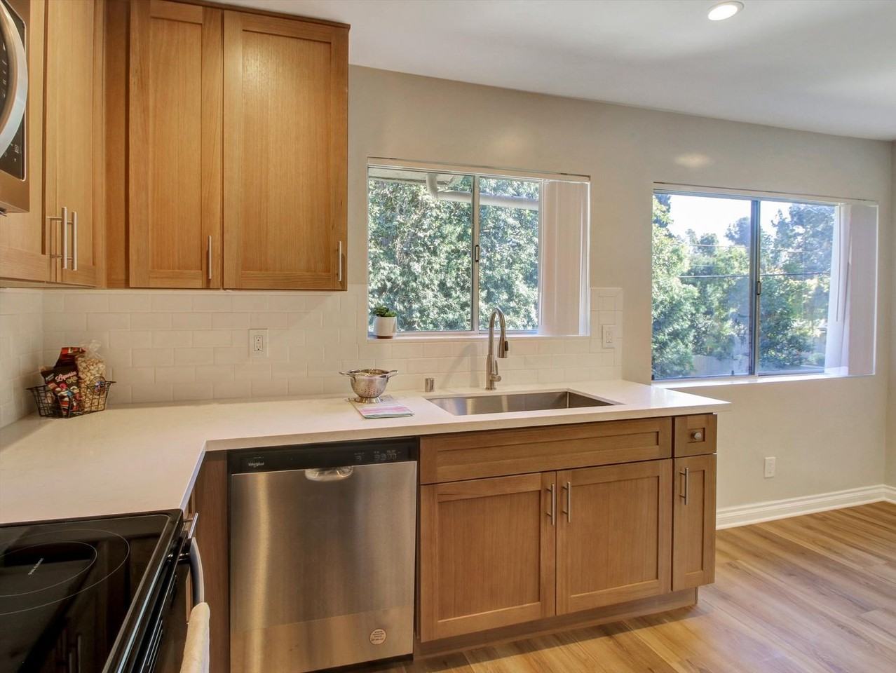 1724 Meridian Ave - Photo 3 of 21