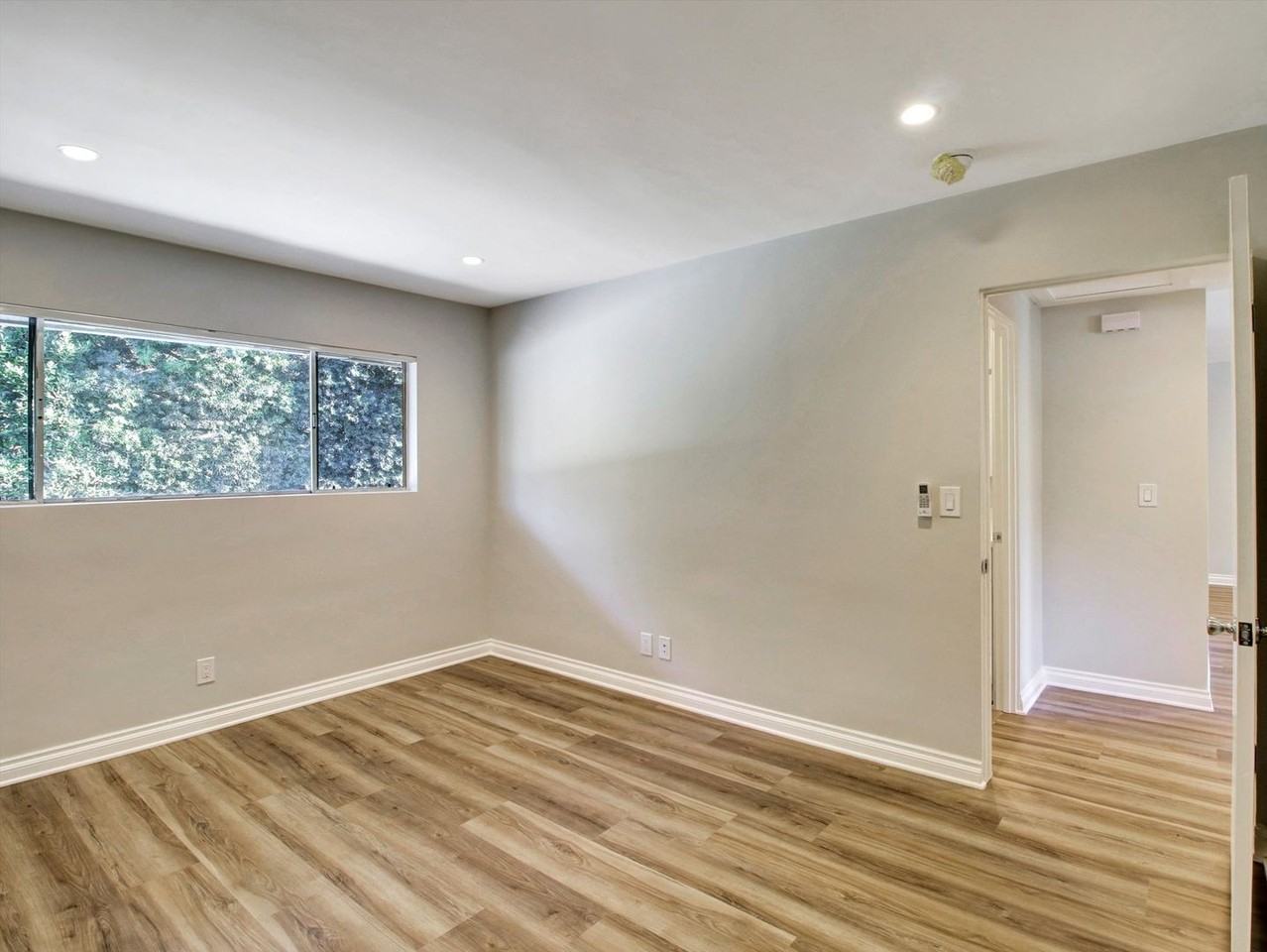 1724 Meridian Ave - Photo 7 of 21