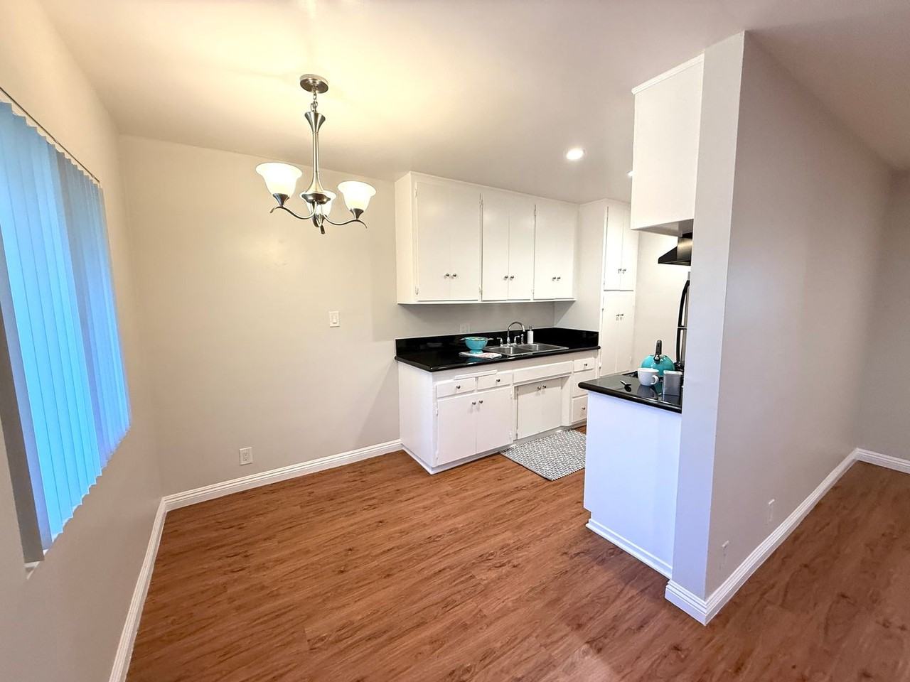 518 E Washington Blvd - Photo 4 of 20