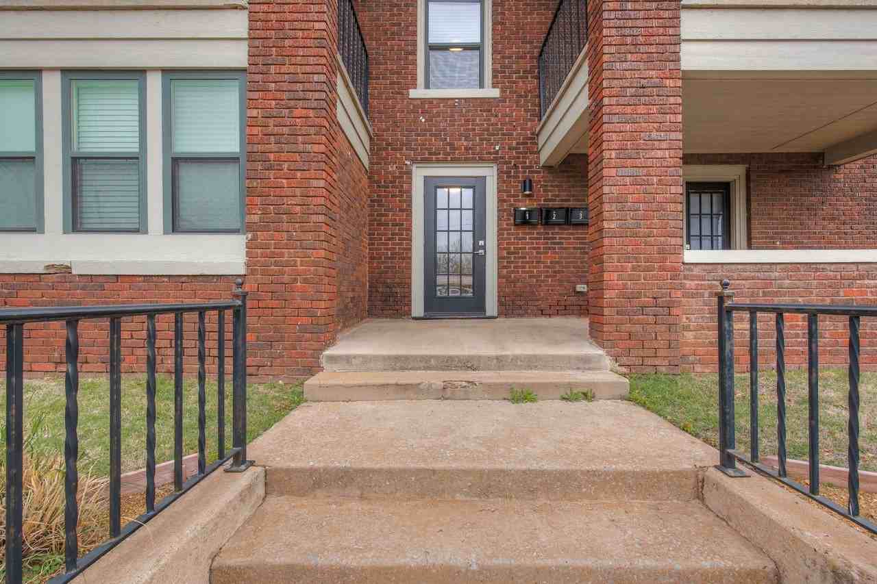 207 Nw 23rd St #3 - Photo 3 of 32