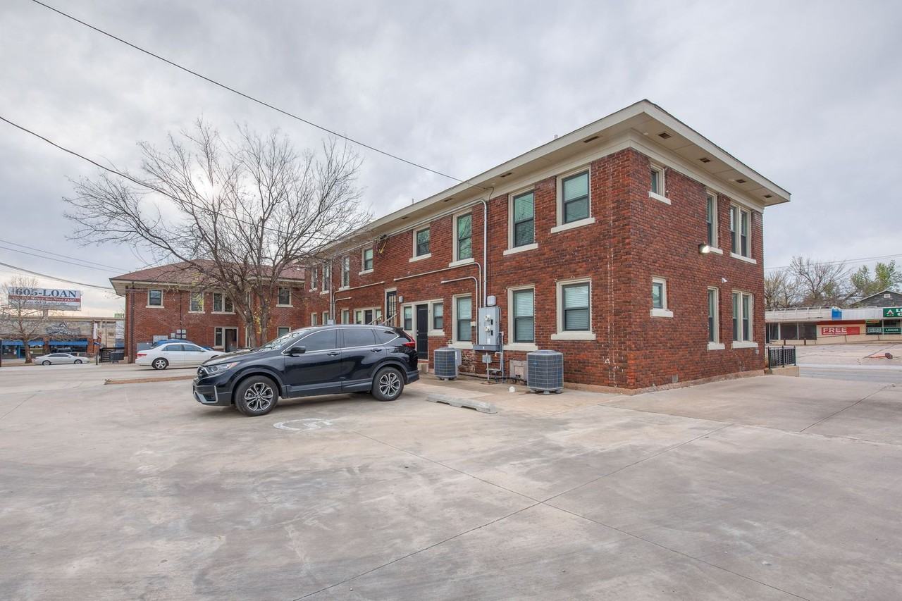 207 Nw 23rd St #3 - Photo 5 of 32