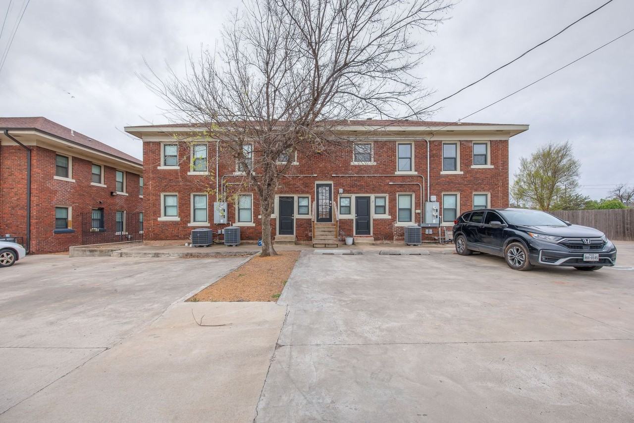 207 Nw 23rd St #3 - Photo 6 of 32