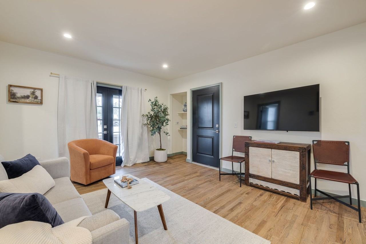 207 Nw 23rd St #3 - Photo 5 of 32