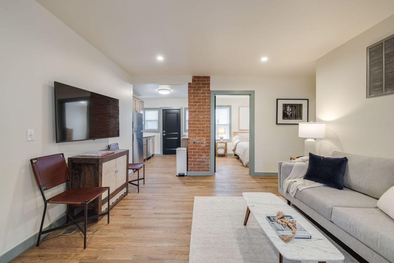 207 Nw 23rd St #3 - Photo 7 of 32