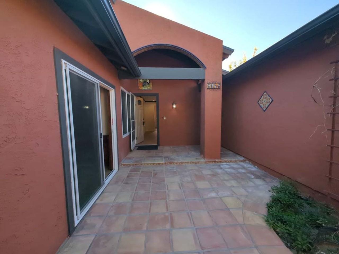 6656 Swan St - Photo 2 of 50