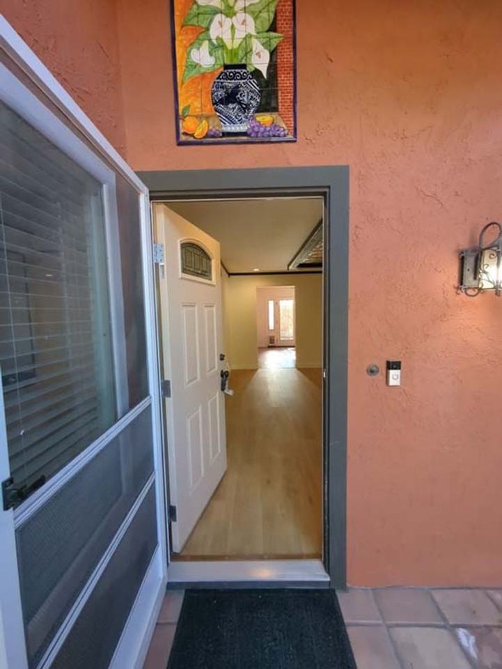 6656 Swan St - Photo 4 of 50