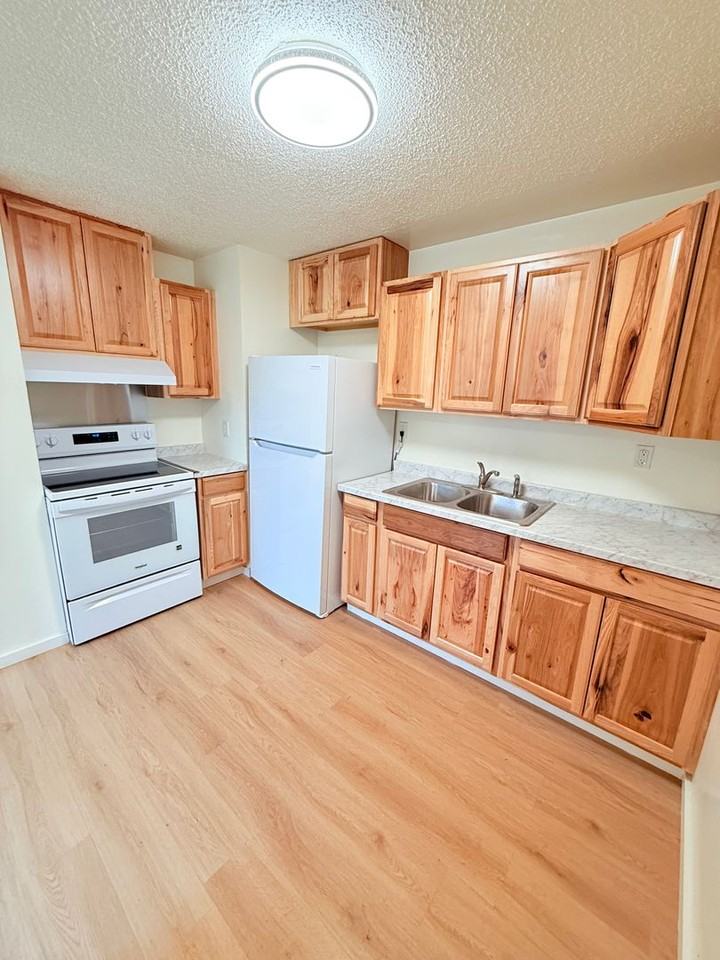 2732 Callahan Dr - Photo 6 of 25