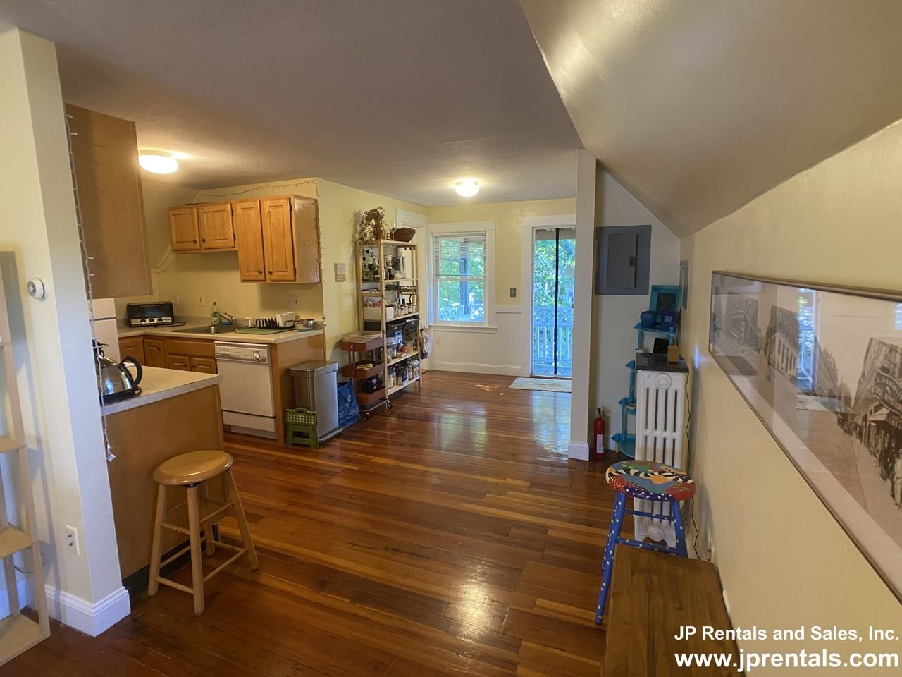 8 Mendelssohn St #3 - Photo 3 of 14