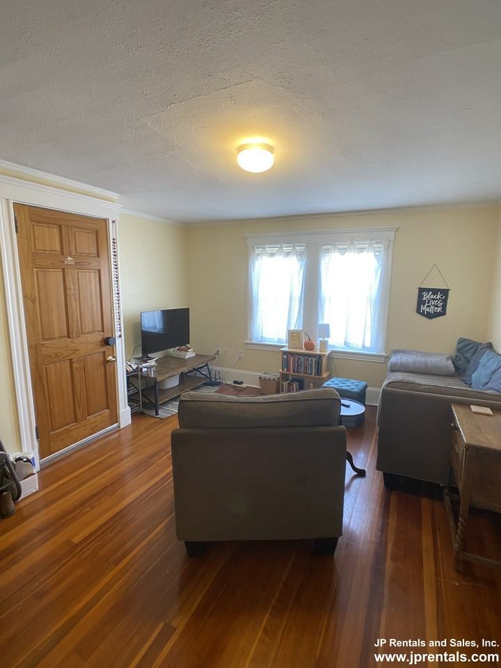 8 Mendelssohn St #3 - Photo 6 of 14