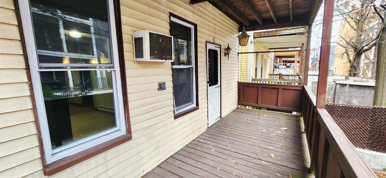 203 Chelsea St #1 - Photo 4 of 18