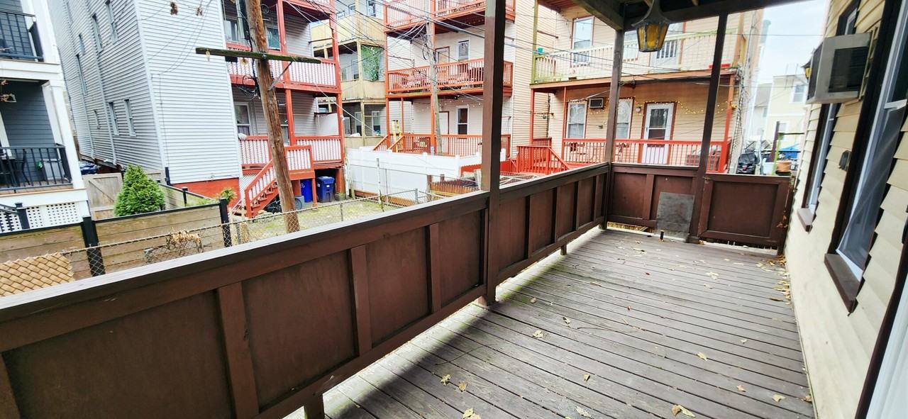 203 Chelsea St #1 - Photo 5 of 18