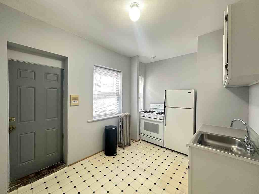 1210 W Thorndale Ave #13Q - Photo 4 of 20