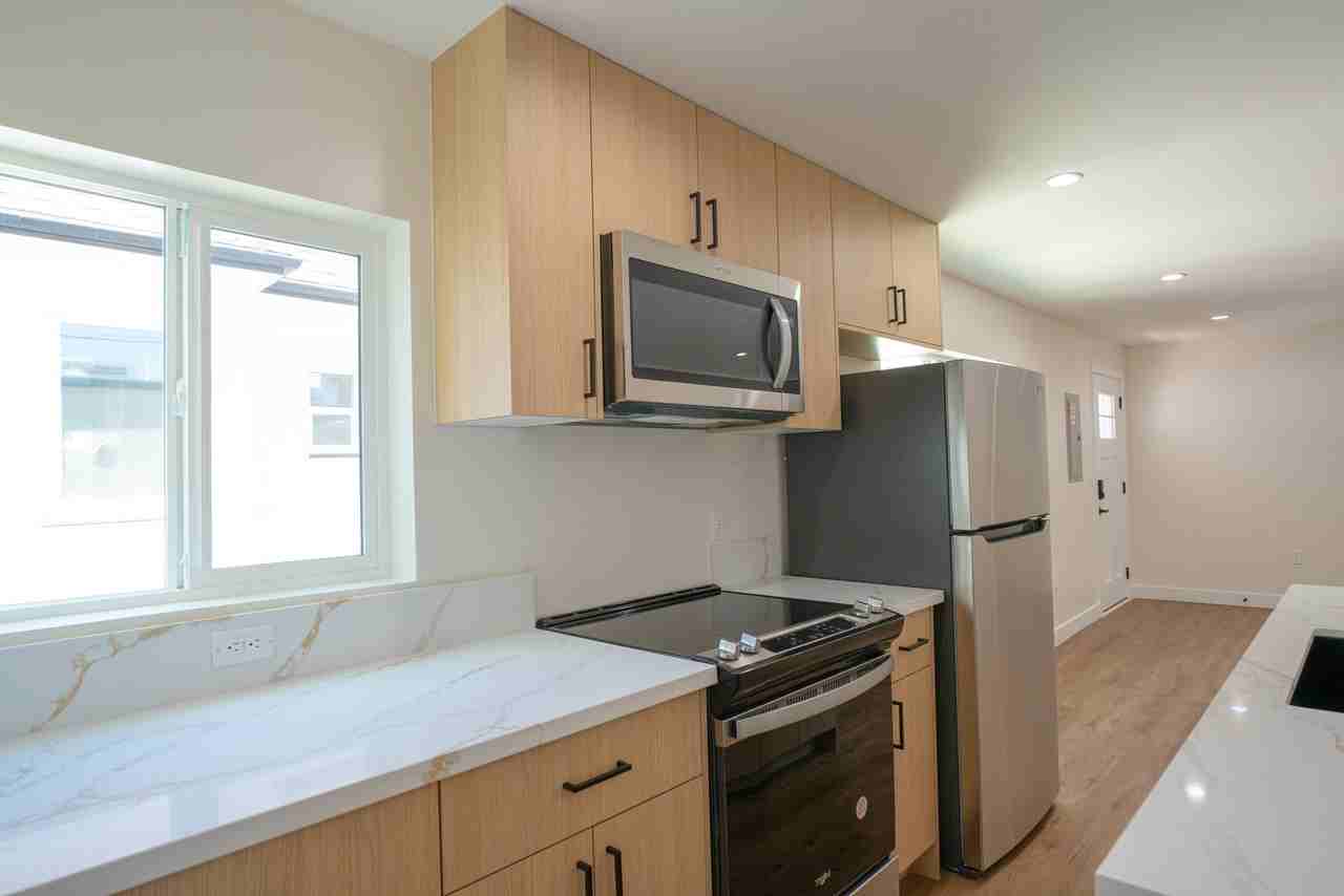 1034 S Westmoreland Ave - Photo 3 of 15