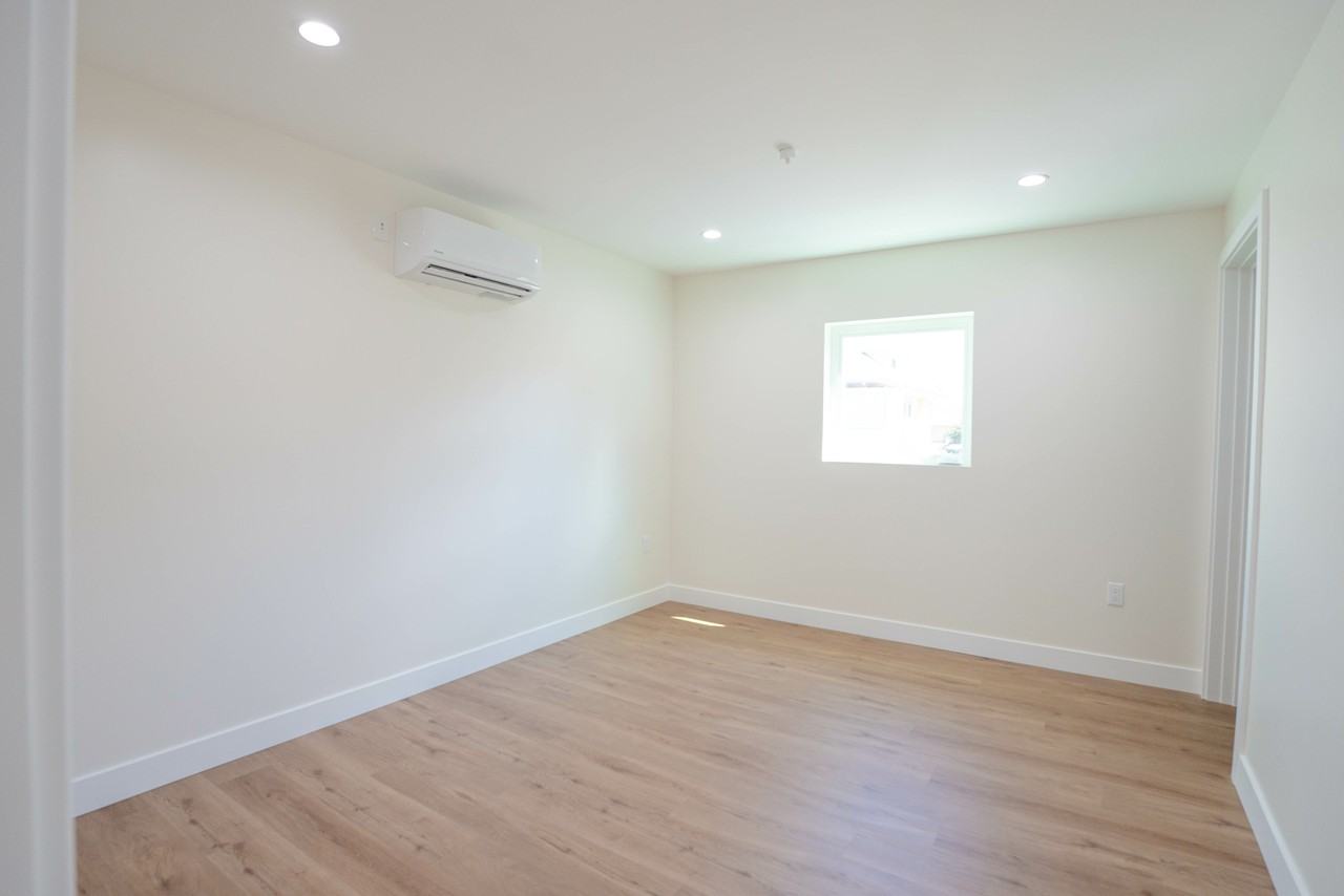 1034 S Westmoreland Ave - Photo 7 of 15