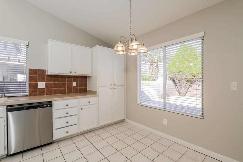 725 Arrowhead Trl - Photo 5 of 16