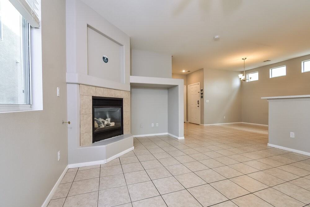 5277 Vine Hill Ct - Photo 6 of 17