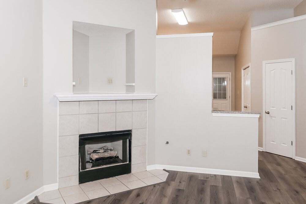 6887 Seaside Dr - Photo 5 of 16