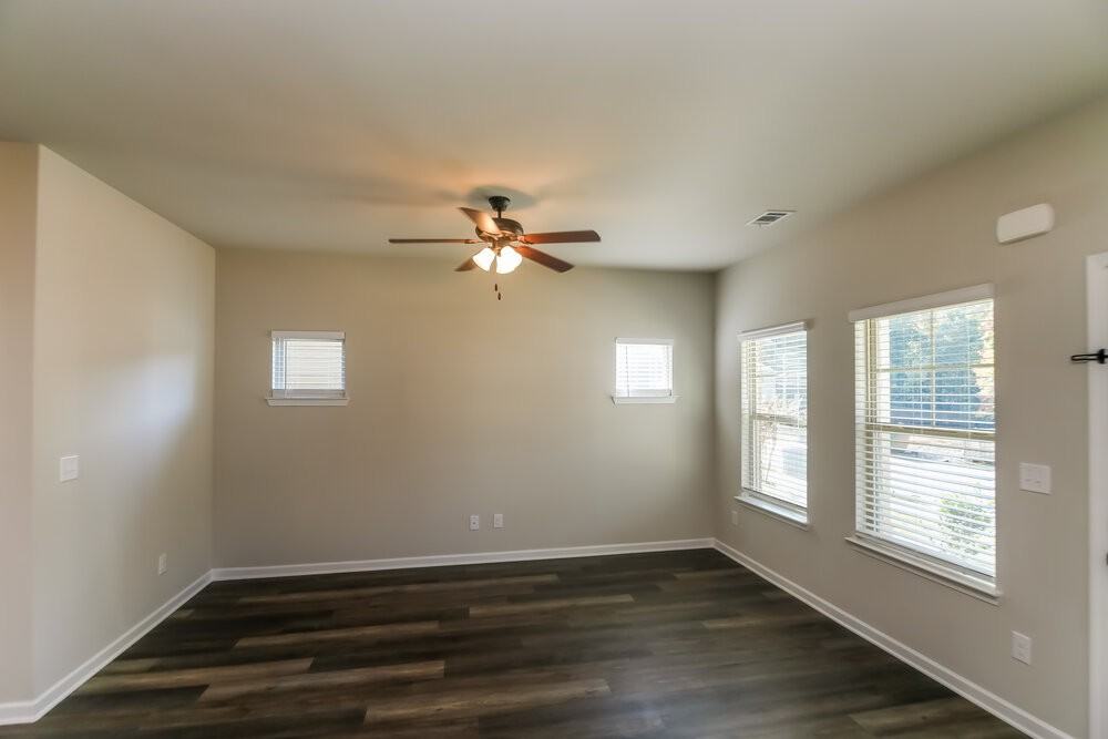 140 Magnaview Dr - Photo 4 of 17