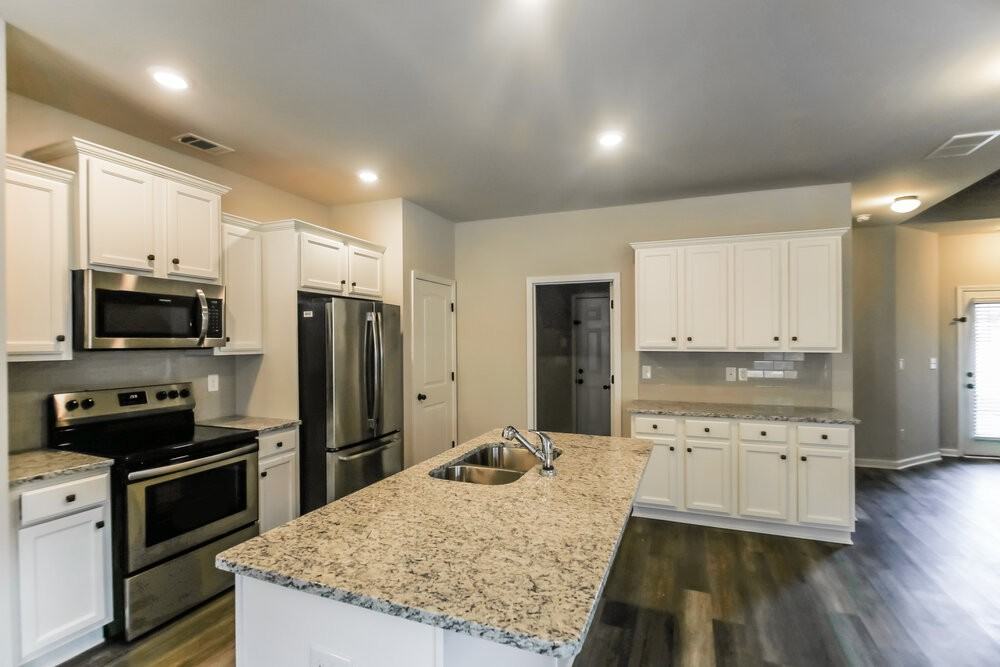 140 Magnaview Dr - Photo 6 of 17