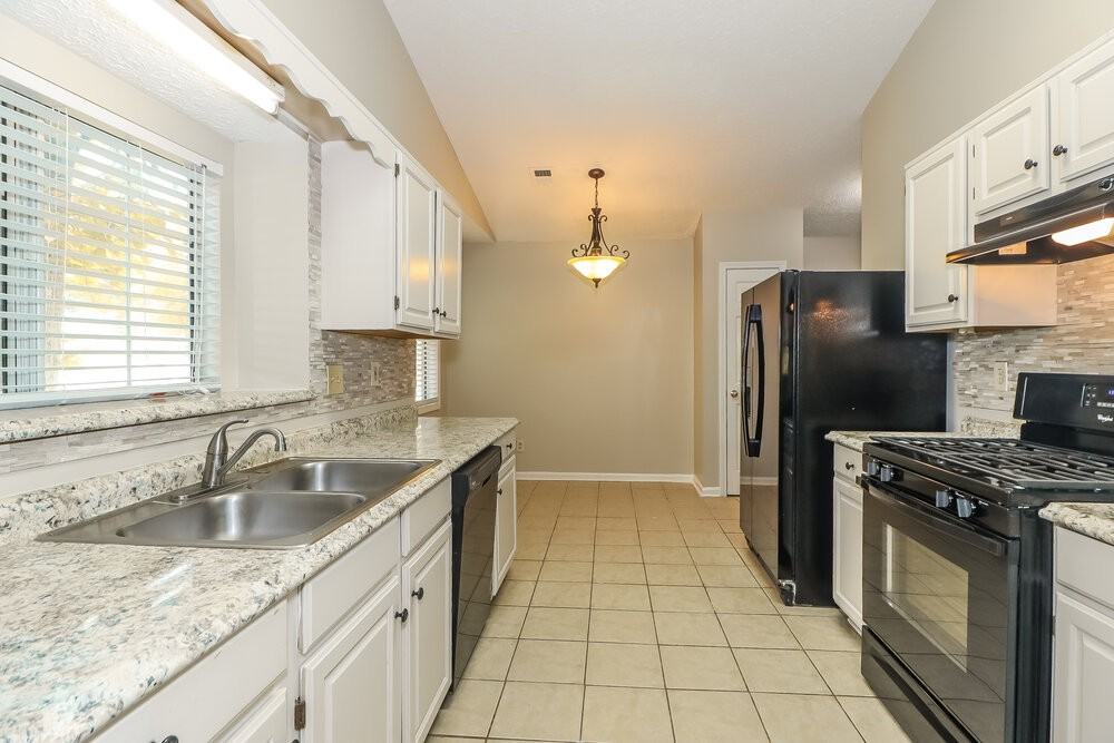 5009 River Rock Way - Photo 6 of 15