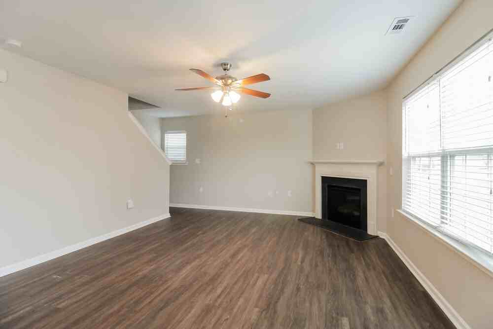 2836 Westbury Ct - Photo 7 of 17