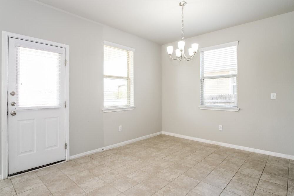 311 Eagle Brook Ln - Photo 7 of 17