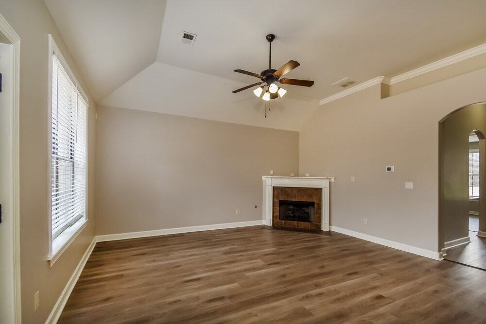 6010 Abigail Bluffs Cv - Photo 5 of 17