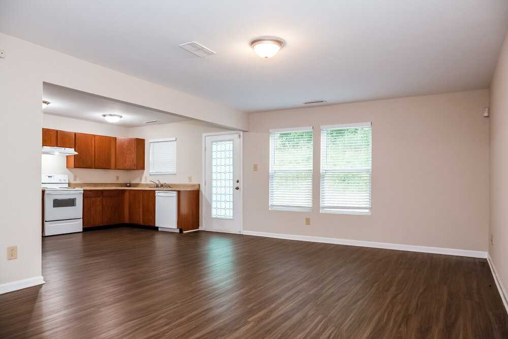 1018 Allegiance Dr - Photo 4 of 17