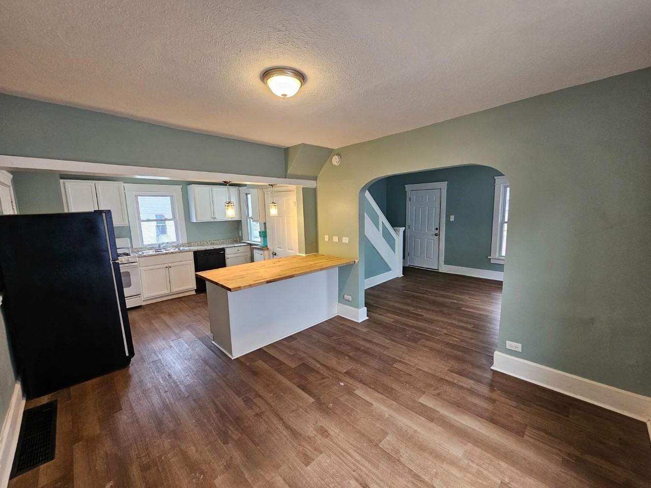 442 Matthews St - Photo 5 of 20