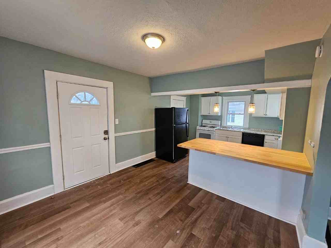 442 Matthews St - Photo 7 of 20