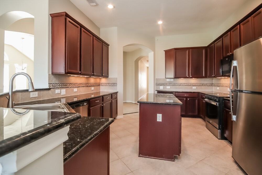 22 Atascadero Dr - Photo 6 of 16