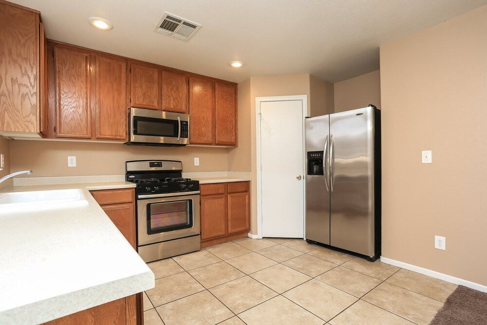 4973 Blue Marlin Ave - Photo 6 of 22