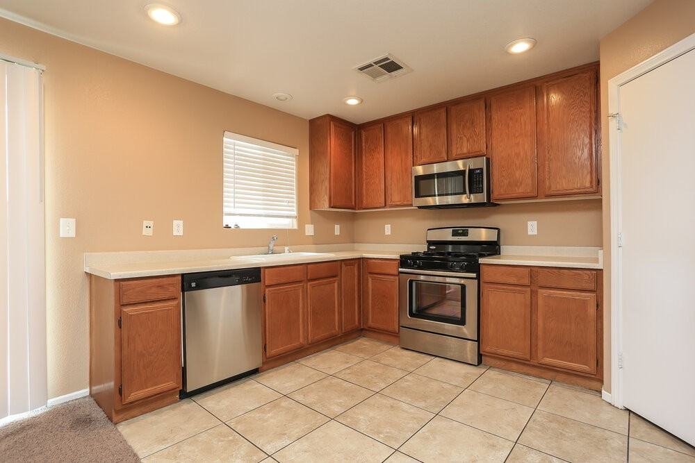 4973 Blue Marlin Ave - Photo 7 of 22