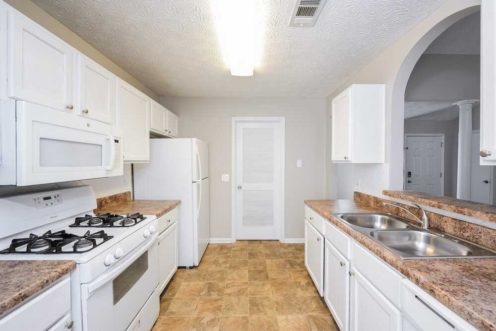 3510 Baroney Ln Sw - Photo 6 of 16